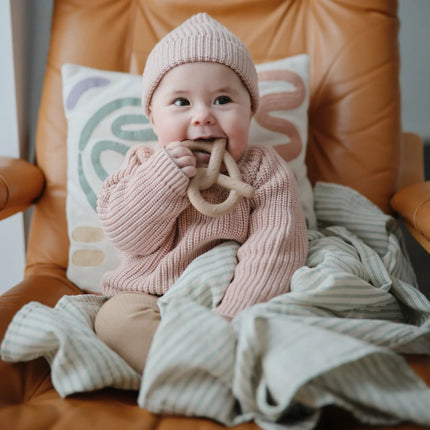 Mushie Bijtring Pretzel Natural koop je bij Babywinkel