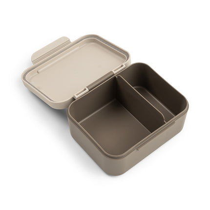 <tc>Done by Deer</tc> Fiambrera con palillos para aperitivos Tiny Trails Sand