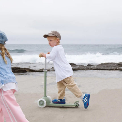 Banwood Eco Kinderstep Olive koop je bij Babywinkel