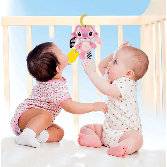 Clementoni Rammelaar Stitch Soft Roze koop je bij Babywinkel