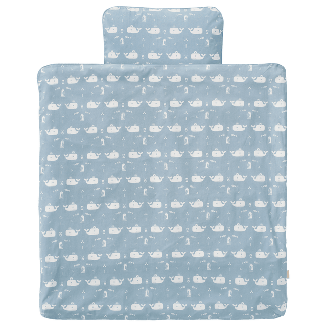 Fresk Dekbedovertrek Whale Blue Fog 100x135cm koop je bij Babywinkel