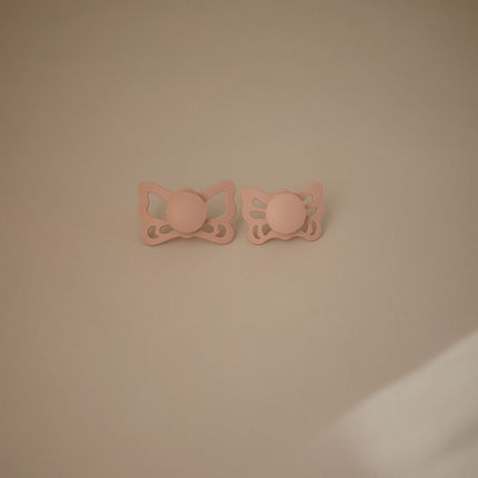 Frigg Speen Maat 1 Butterfly Cedar/Baby Pink Silicone 2 - Pack - Frigg - Babywinkel - 5715239022239