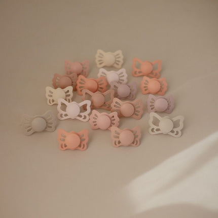 Frigg Speen Maat 1 Butterfly Cedar/Baby Pink Silicone 2 - Pack - Frigg - Babywinkel - 5715239022239