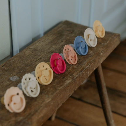 Frigg Speen Maat 1 Daisy Fuchsia Latex koop je bij Babywinkel