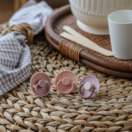 Frigg Speen Maat 1 Rope Baby Pink Silicone - Frigg - Babywinkel - 5715239021669