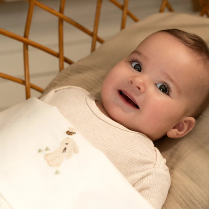 <tc>Little Dutch</tc> Toalla de cuna Conejito Blanco Bordado