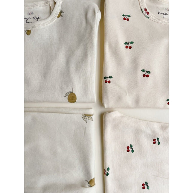 Konges Slojd Baby Pyjama Cherry koop je bij Babywinkel