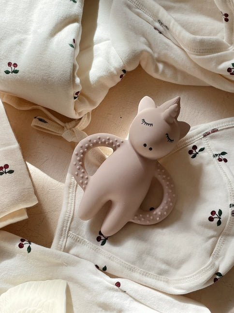 Konges Slojd Bijtring Unicorn Rose koop je bij Babywinkel