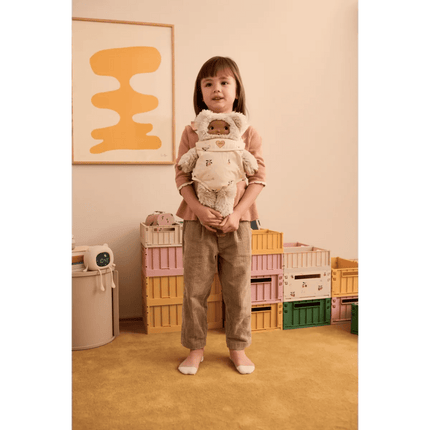 Liewood Poppendraagzak Mini Me Peach / Seashell koop je bij Babywinkel