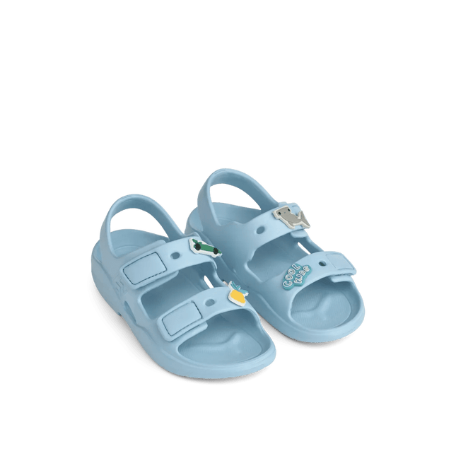 Liewood Sandalen Met Charms Beach Blue koop je bij Babywinkel