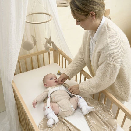 Meyco Slaapzak Baby Branches Heupdysplasie Sand - Meyco - Babywinkel - 4054703546316