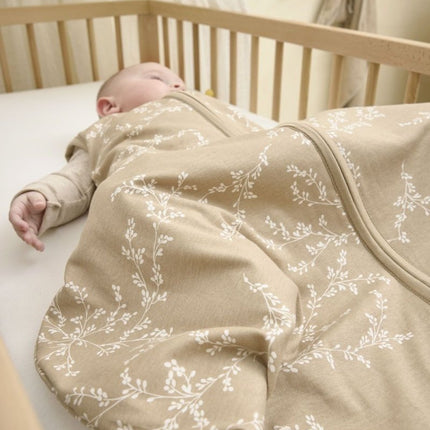 Meyco Slaapzak Baby Branches Heupdysplasie Sand - Meyco - Babywinkel - 4054703546316