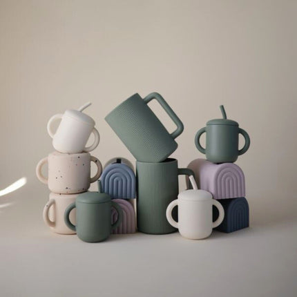 <tc>Mushie</tc> Taza de paja de tomillo seco