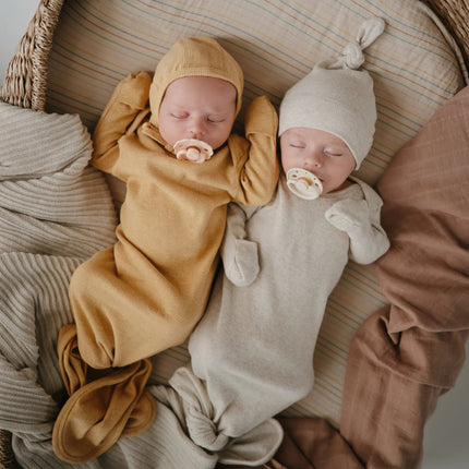 Mushie Babymutsje Bonnet Mustard Melange koop je bij Babywinkel