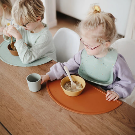 Mushie Placemat Clay koop je bij Babywinkel