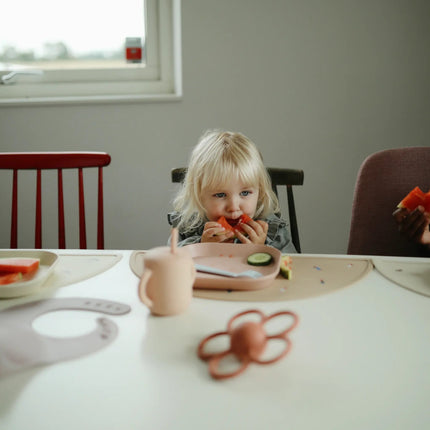 Mushie Placemat Shifting Land koop je bij Babywinkel