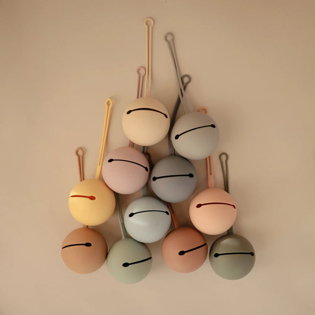 Mushie Speenhouder Silicone Blush - Mushie - Babywinkel - 810052460130