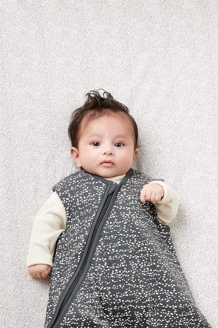 Noppies Slaapzak Baby Zomer Fancy Dot Jersey Forged Iron - Noppies - Babywinkel - 8719788633974