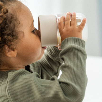 Oefenbeker 360° Celebration Sand koop je bij Babywinkel