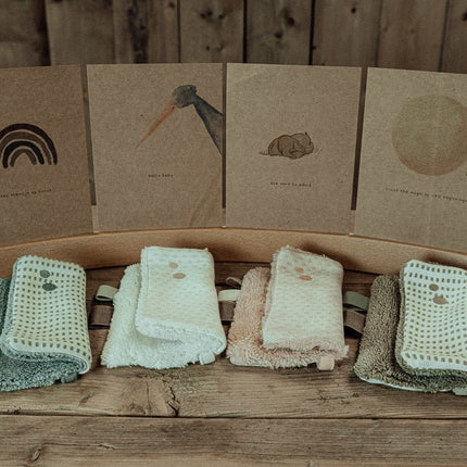 Snoozebaby Giftset Knuffeldoekje en Geboortekaartje Smokey Green - Snoozebaby - Babywinkel - 8719743856936